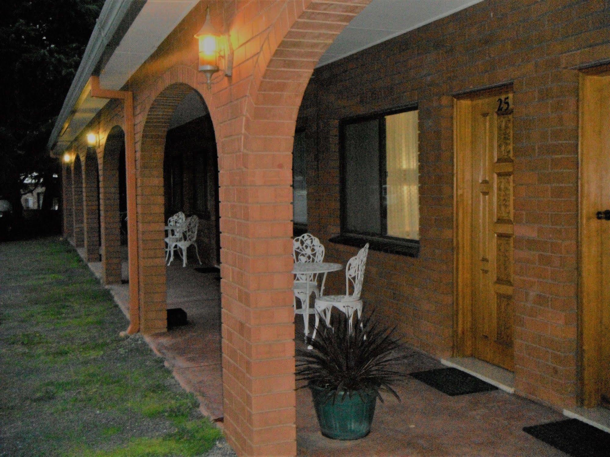 Coomacountry Club Motor Inn Kültér fotó